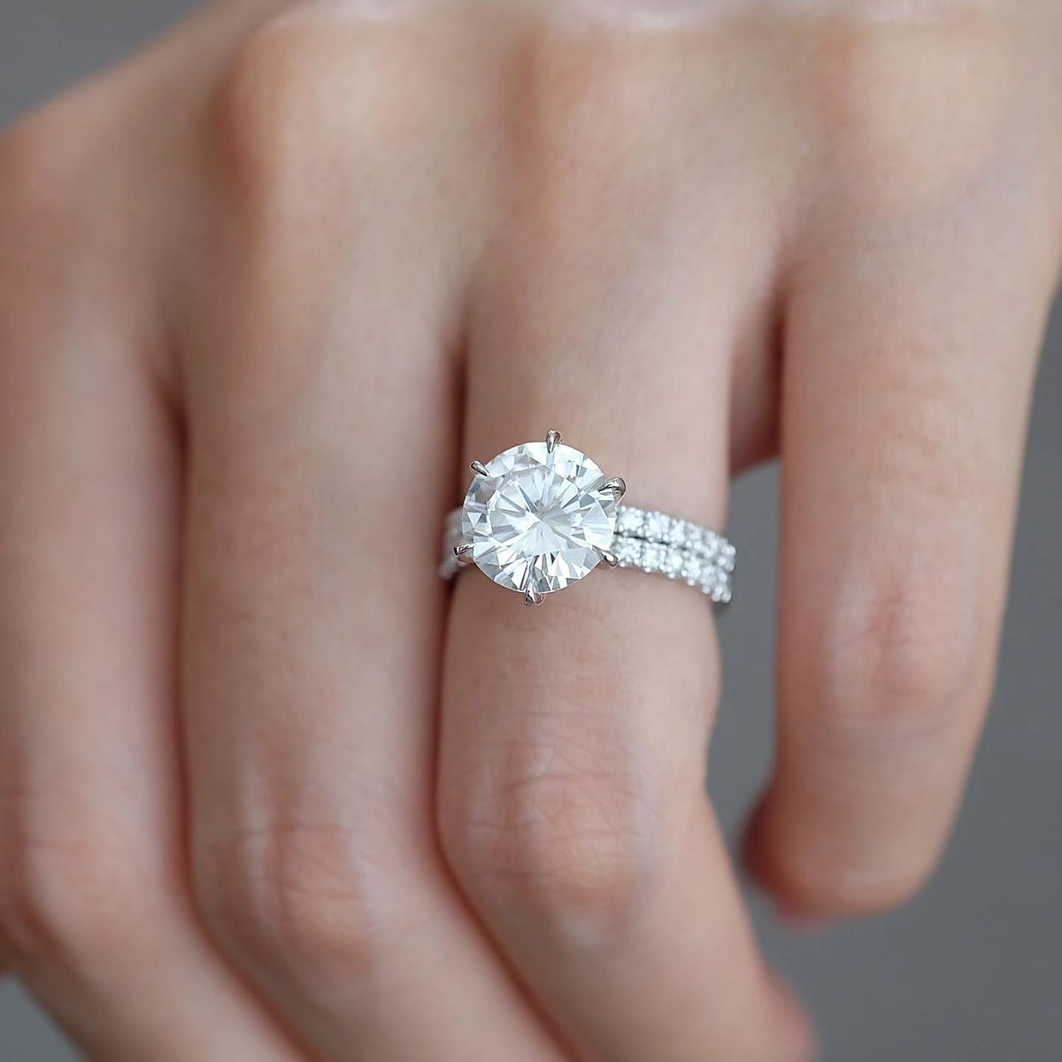 Round Diamond Pavé Bridal Set